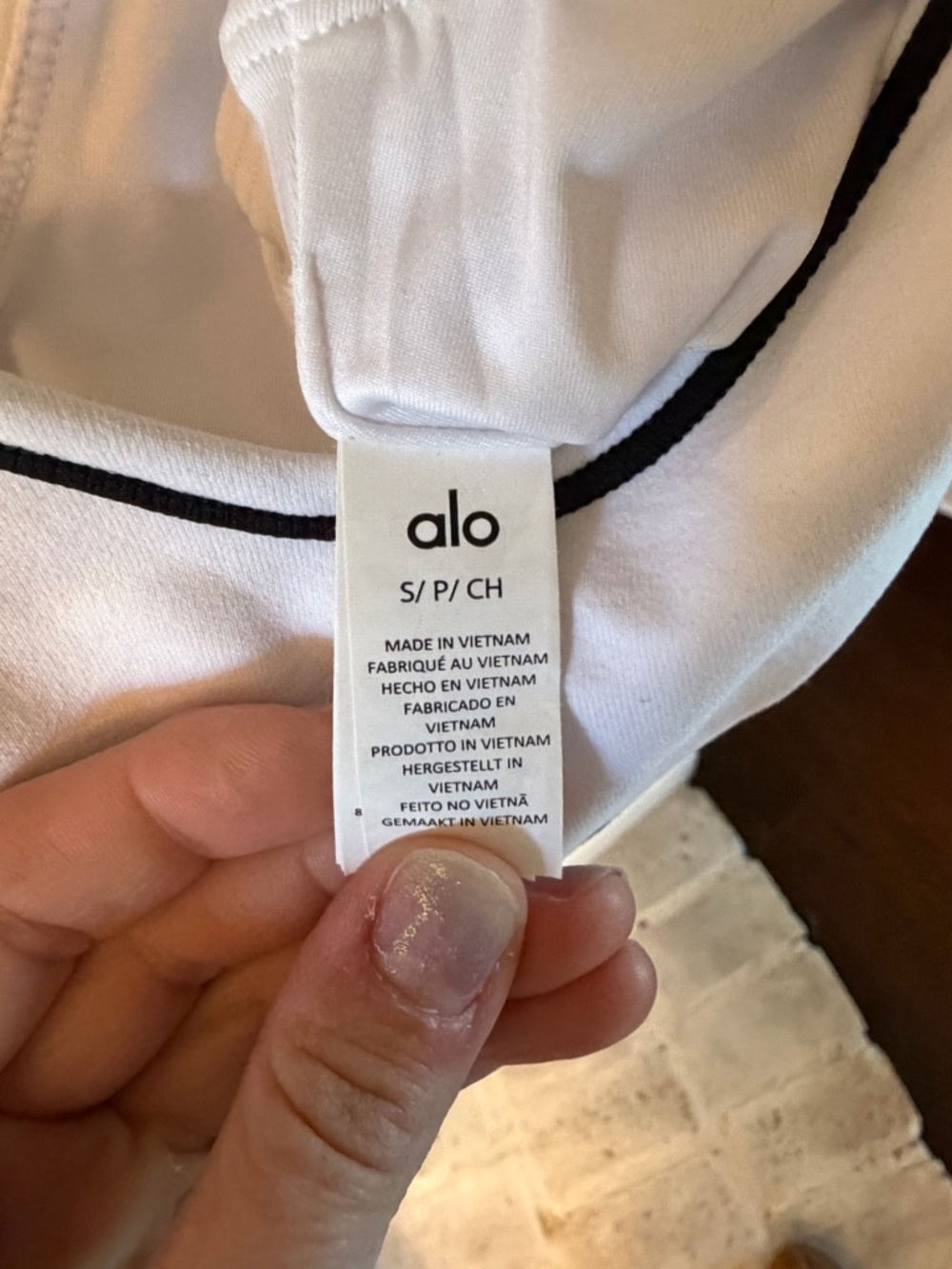 ALO Yoga Airbrush White/Black Heart Throb SET - Picture 12 of 15